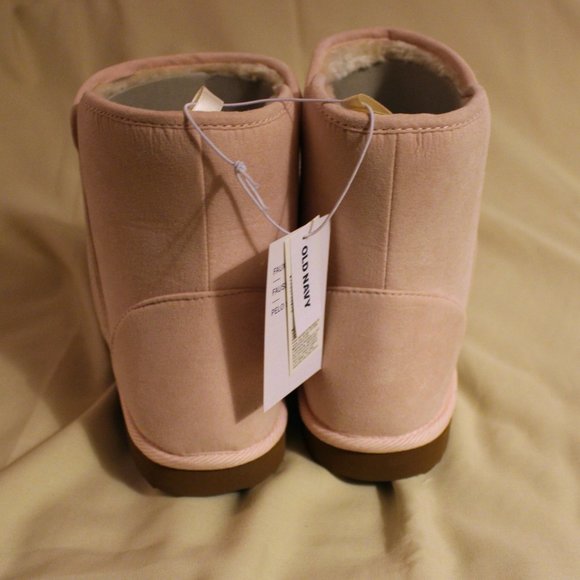 Cozy Faux-Suede Boots for Women - Picture 3 of 4
